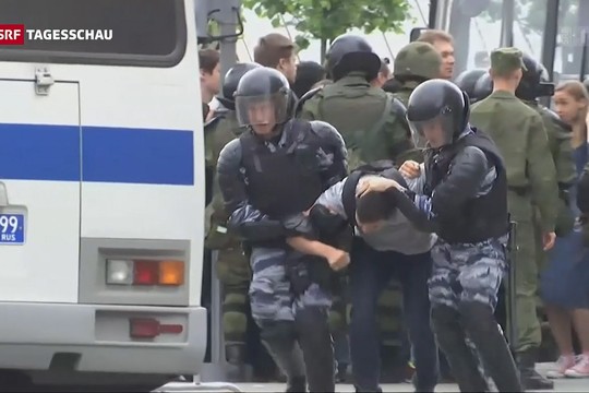 Bild von Demonstration von Putin-Gegnern beschäftigt die Ombudsstelle