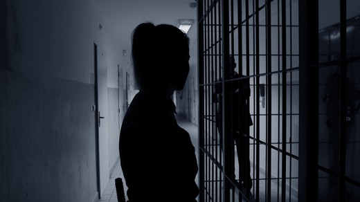 Bild von «DOK»: Die Aufseherin und der Häftling – Liebesflucht aus dem Gefängnis